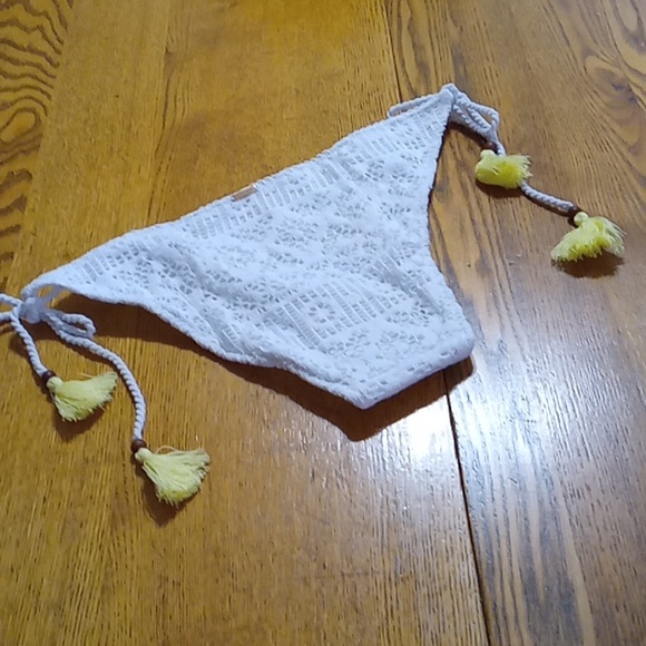 VICTORIA'S SECRET Womens WHITE BIKINI Bottom LARGE New Knitted Beach Swim - Picture 2 of 4